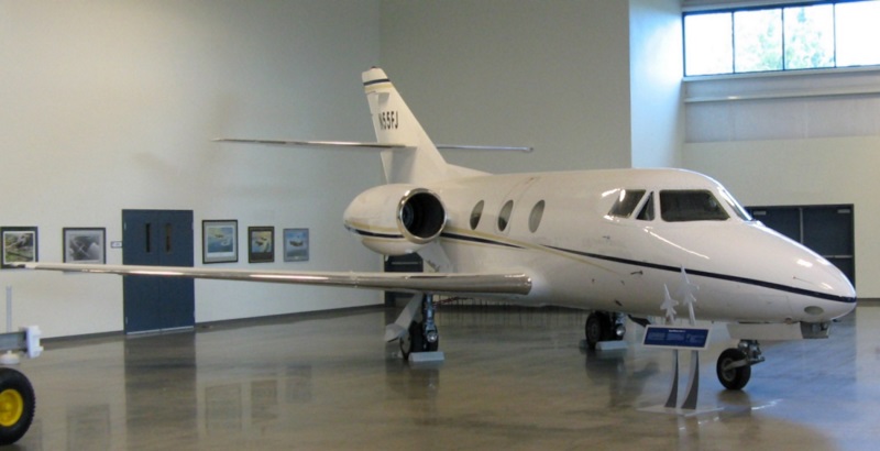 Dassault Falcon 10