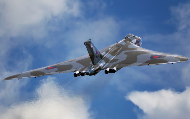 Vulcan B.2 climbing